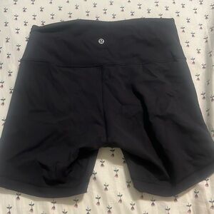 Lululemon Wunder train 6” shorts